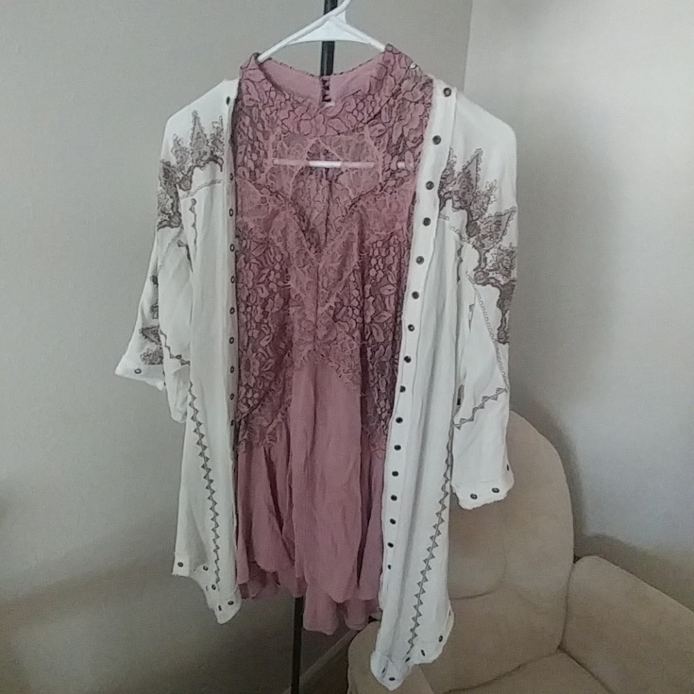 Gimmicks kimono RESERVED for @jaimielynnmack